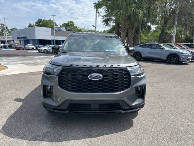 Certified 2026 Ford Explorer ST-Line w/ ST-Line Street Pack RWD image 9