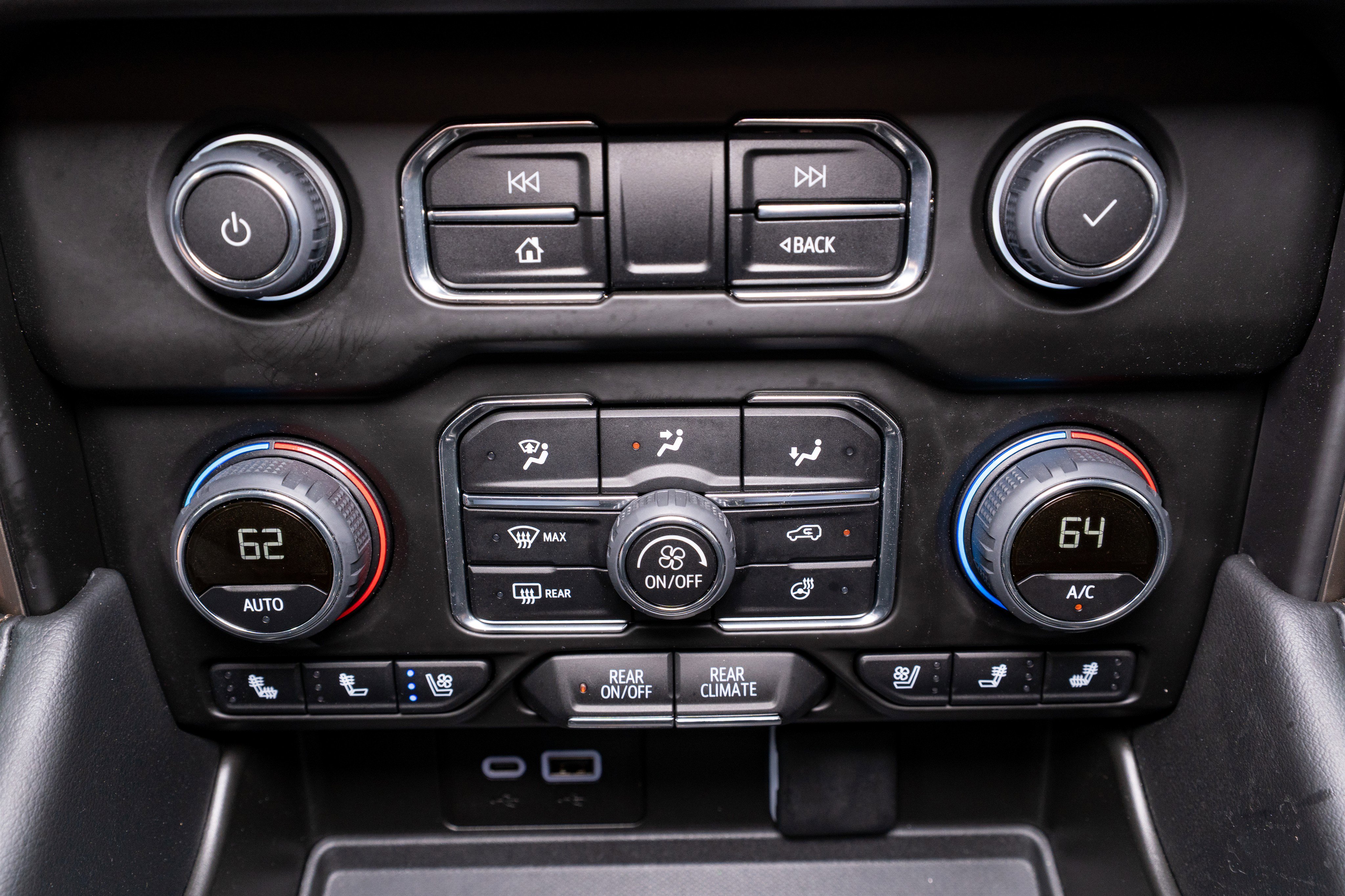 Used 2024 Chevrolet Tahoe High Country w/ Advanced Technology Package AWD/4WD image 22