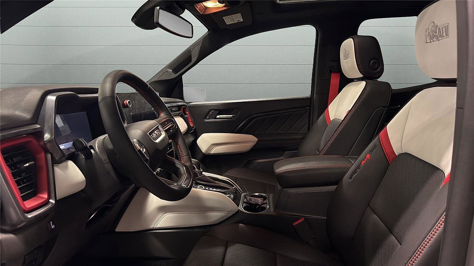 New 2025 GMC Canyon AT4 w/ AT4X AEV Edition image 9