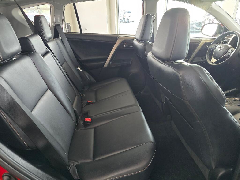 Used 2015 Toyota RAV4 Limited AWD/4WD image 41