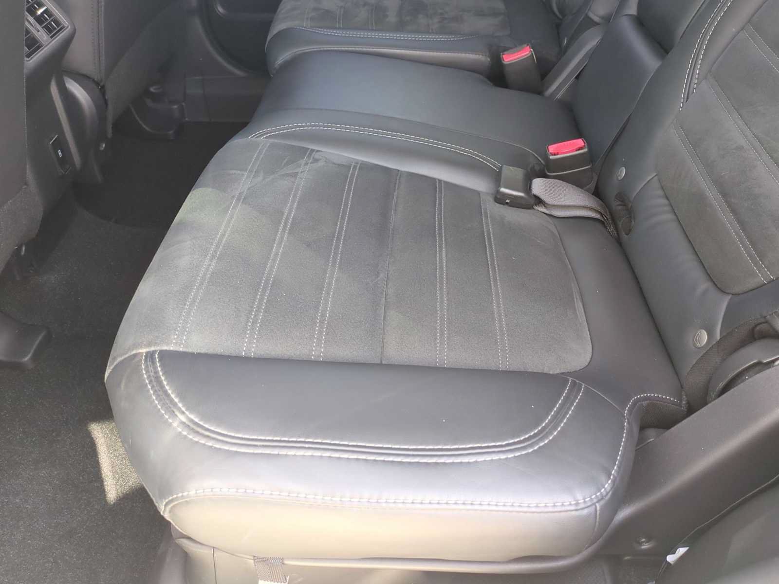 Used 2020 Mitsubishi Outlander SE FWD image 25