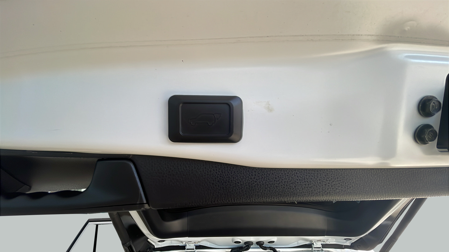 Certified 2020 Toyota RAV4 TRD Off-Road w/ TRD Off-Road Weather Package AWD/4WD image 18