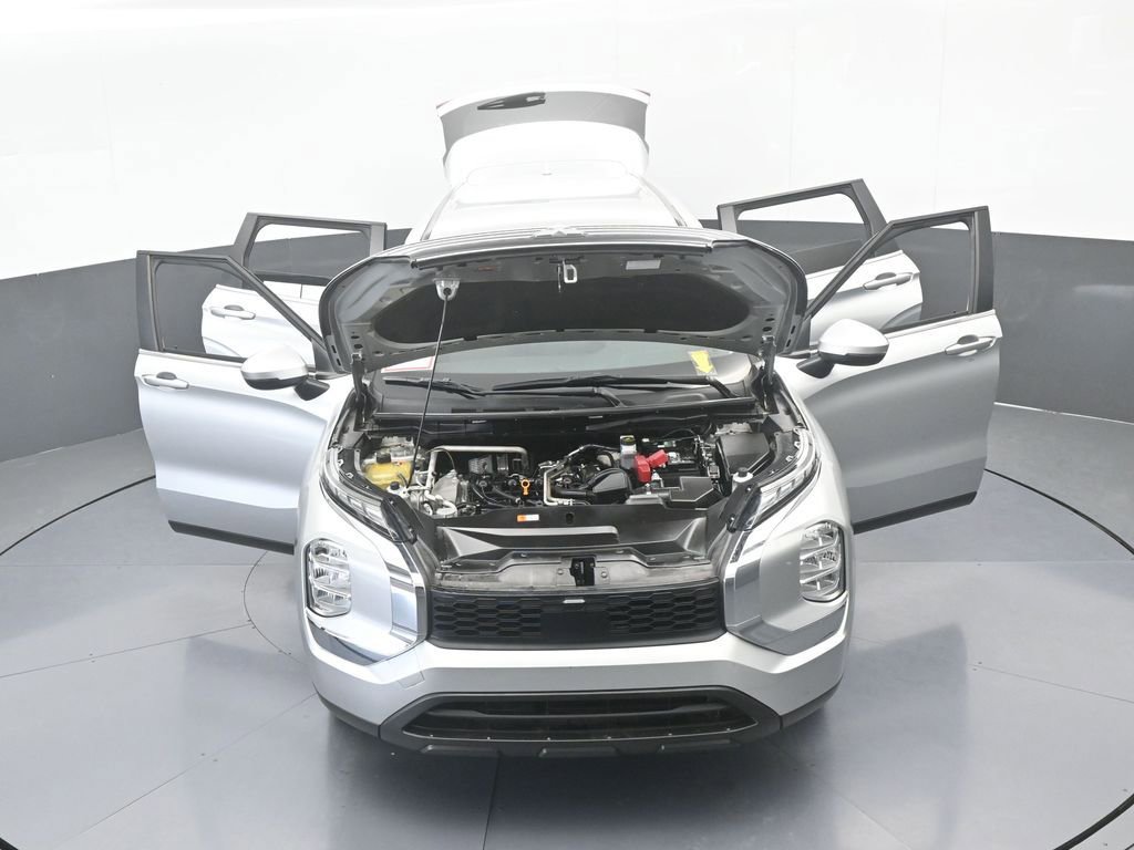 Used 2024 Mitsubishi Outlander ES image 35