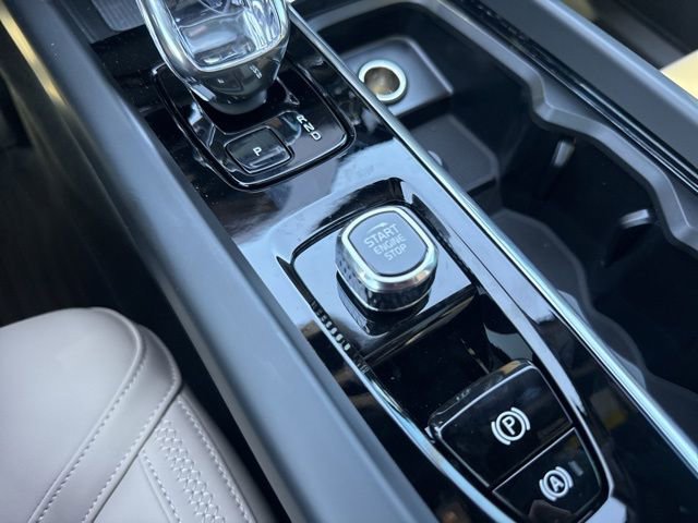 New 2026 Volvo XC60 B5 Plus w/ Protection Package Premier image 26