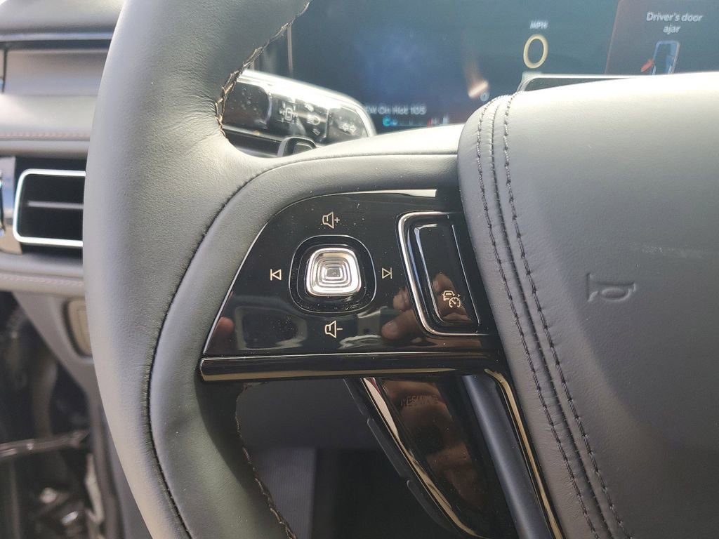 New 2025 Lincoln Aviator Reserve w/ Luxury Package RWD image 26