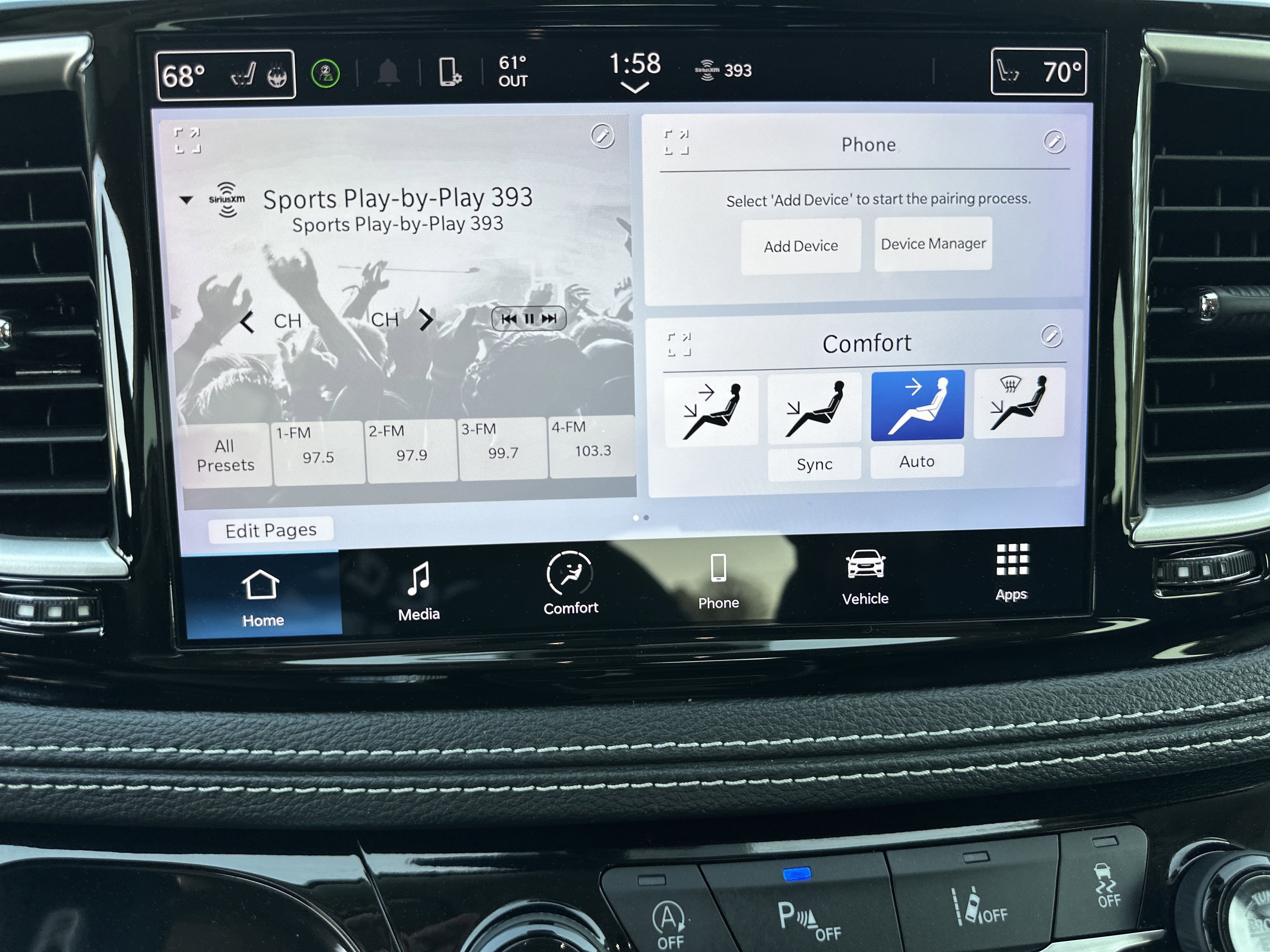 Used 2024 Chrysler Pacifica Touring-L image 28