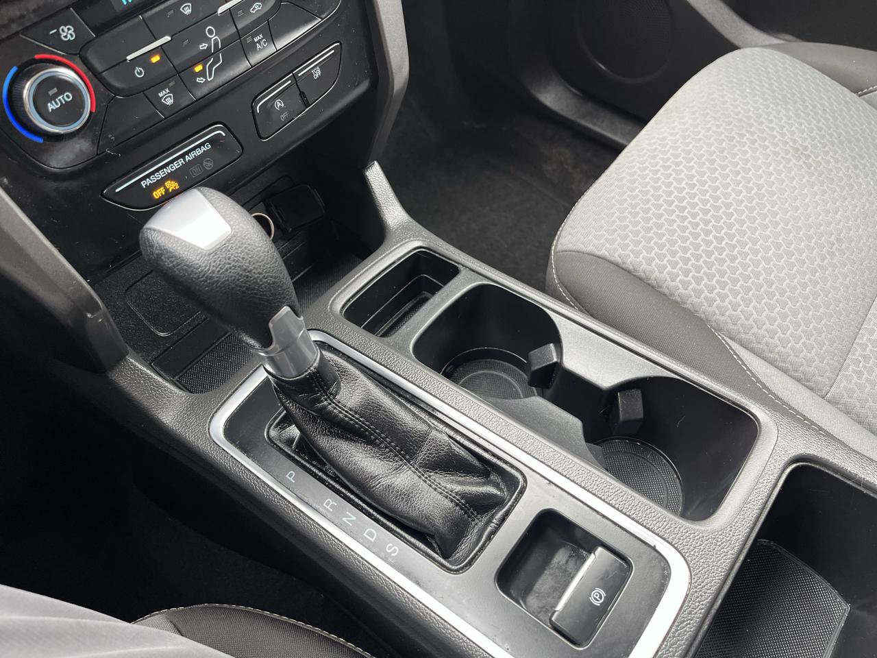 Used 2017 Ford Escape SE AWD/4WD image 22