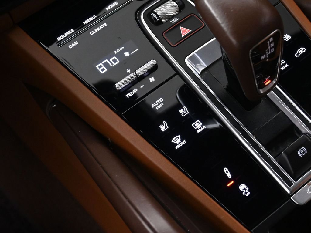 Used 2021 Porsche Cayenne Turbo w/ Premium Package Plus image 46