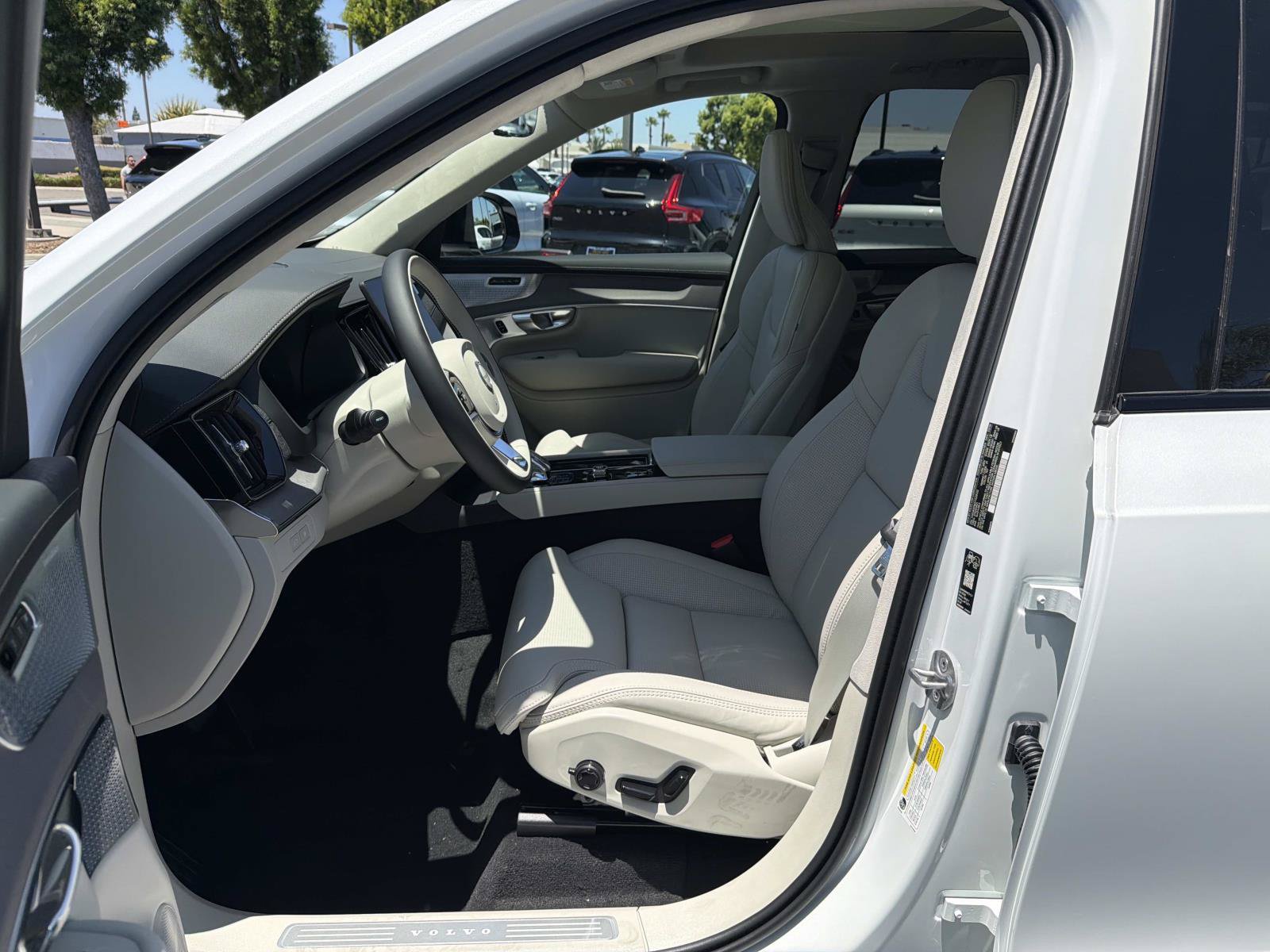New 2026 Volvo XC90 T8 Ultra w/ Lounge Package AWD/4WD image 13