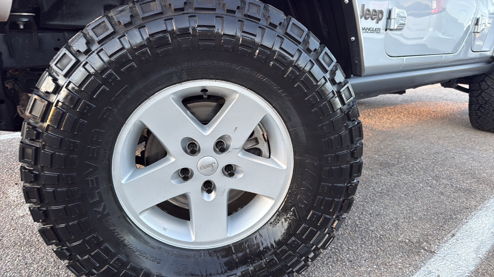 Used 2022 Jeep Wrangler Unlimited Rubicon AWD/4WD image 29
