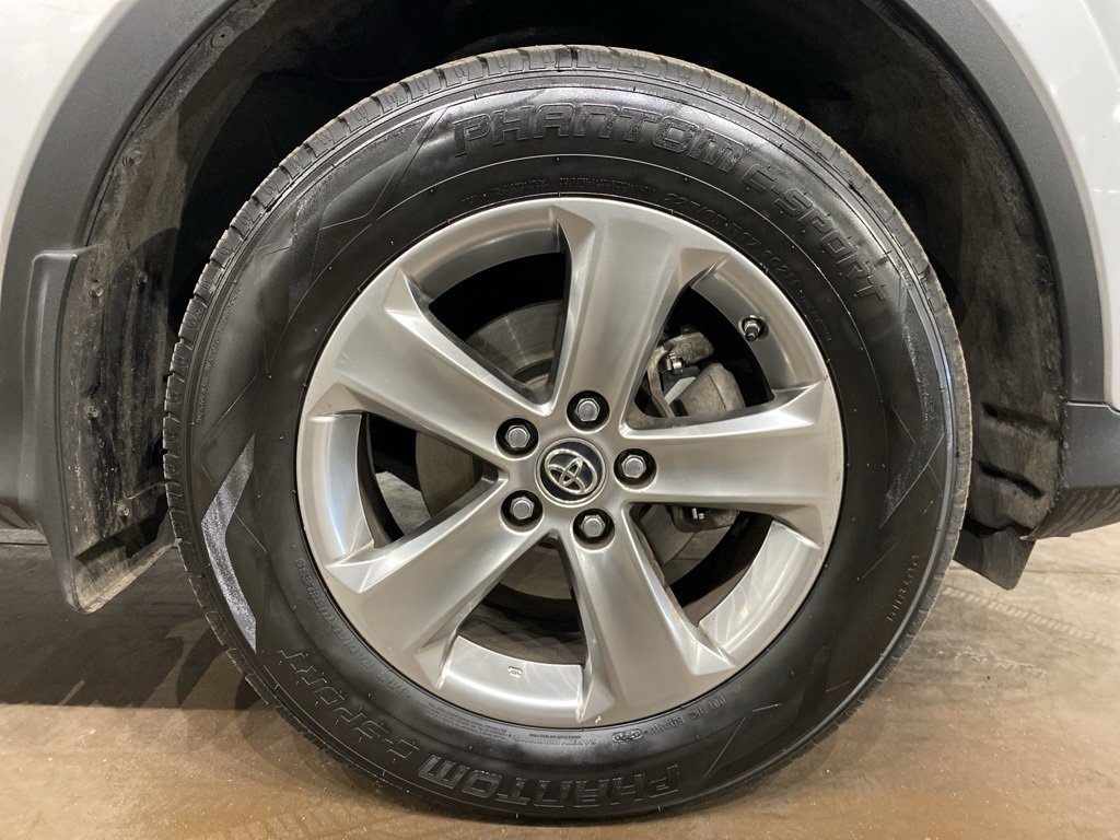 Used 2015 Toyota RAV4 XLE image 19