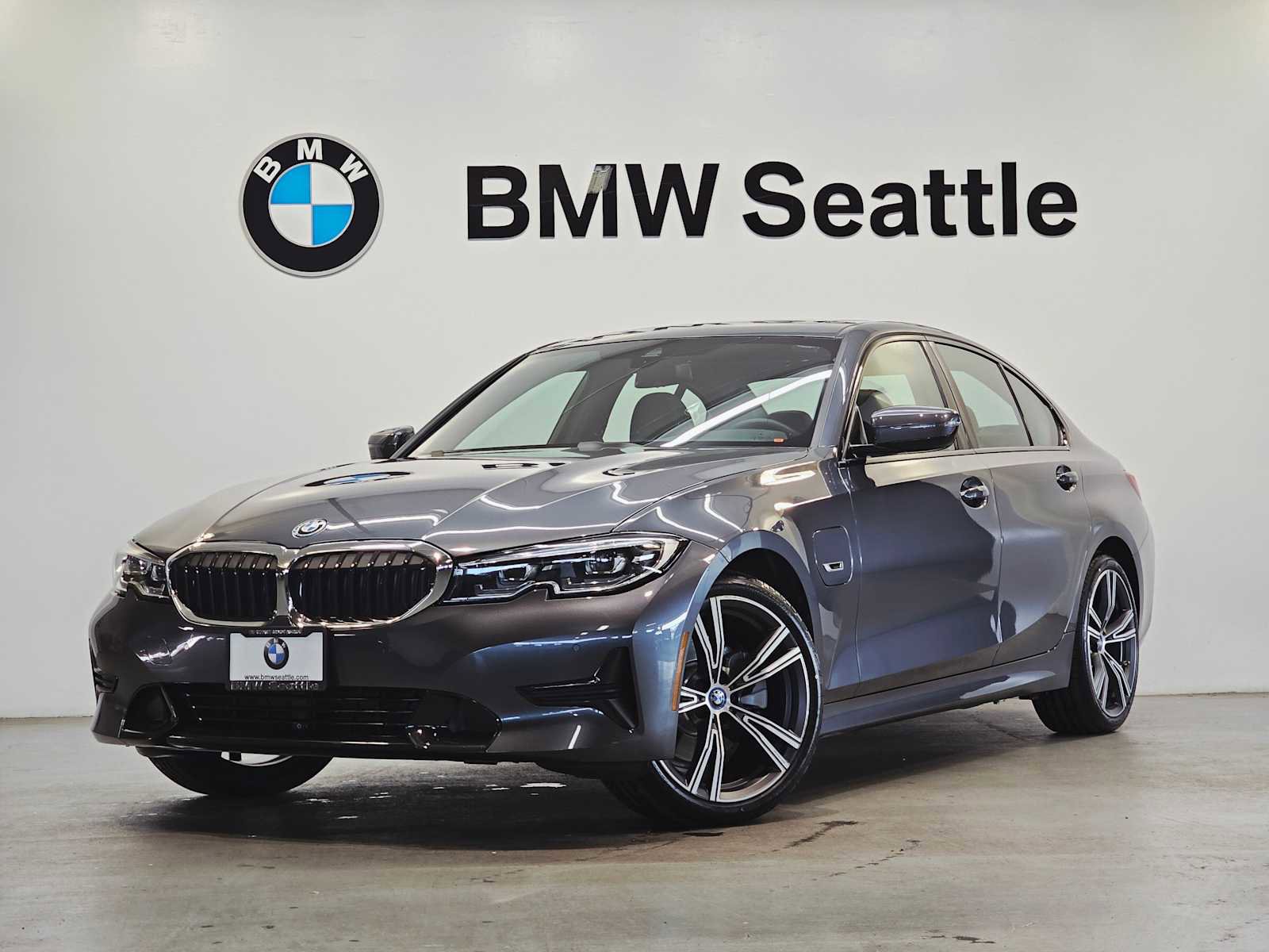 Used 2022 BMW 330e w/ Convenience Package