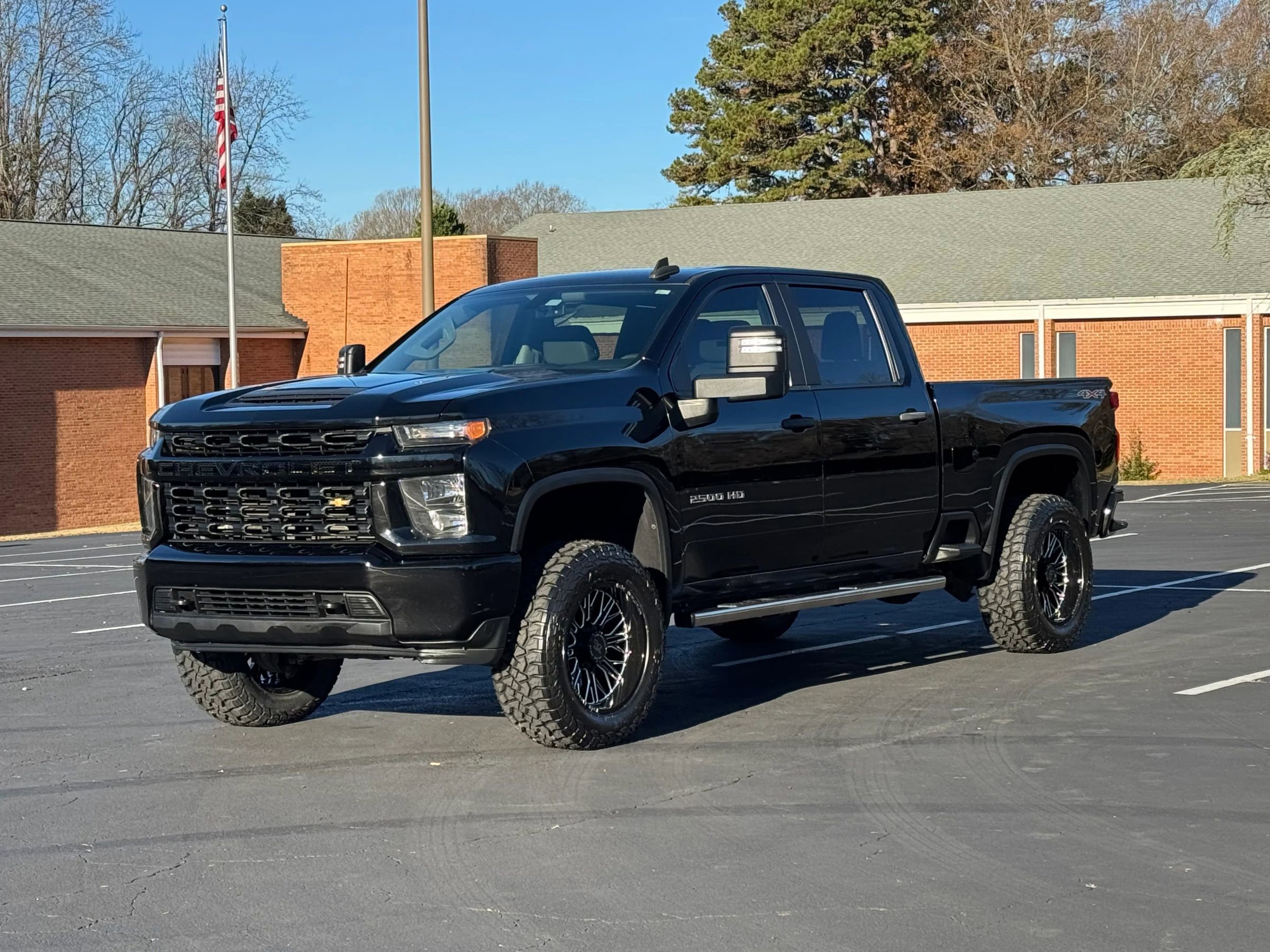 Used 2021 Chevrolet Silverado 2500 Custom w/ Custom Value Package image 1