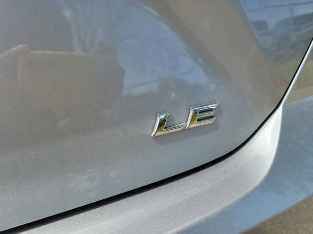 Used 2025 Toyota Camry LE FWD image 9