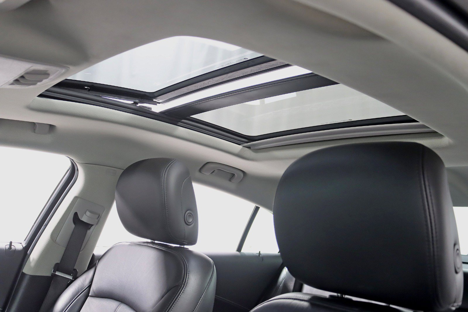 Used 2012 Buick LaCrosse Touring FWD image 28
