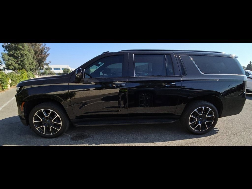 Used 2025 Chevrolet Suburban RST w/ Comfort Package image 7