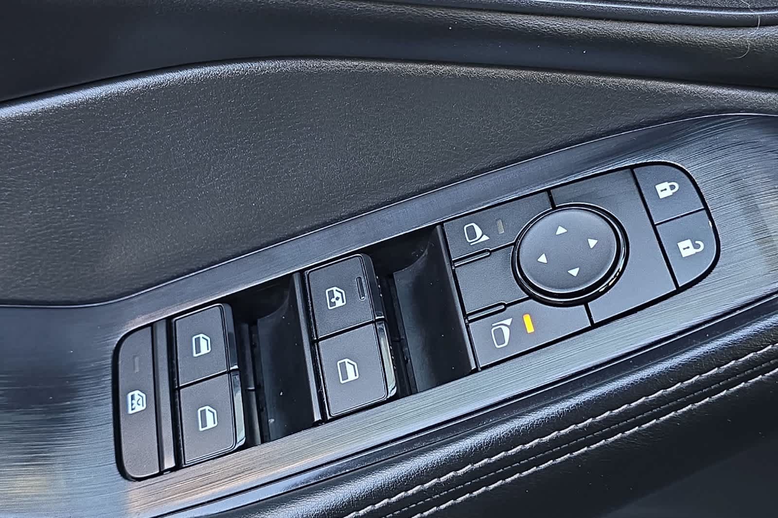 Used 2025 Nissan Rogue SV AWD/4WD image 13