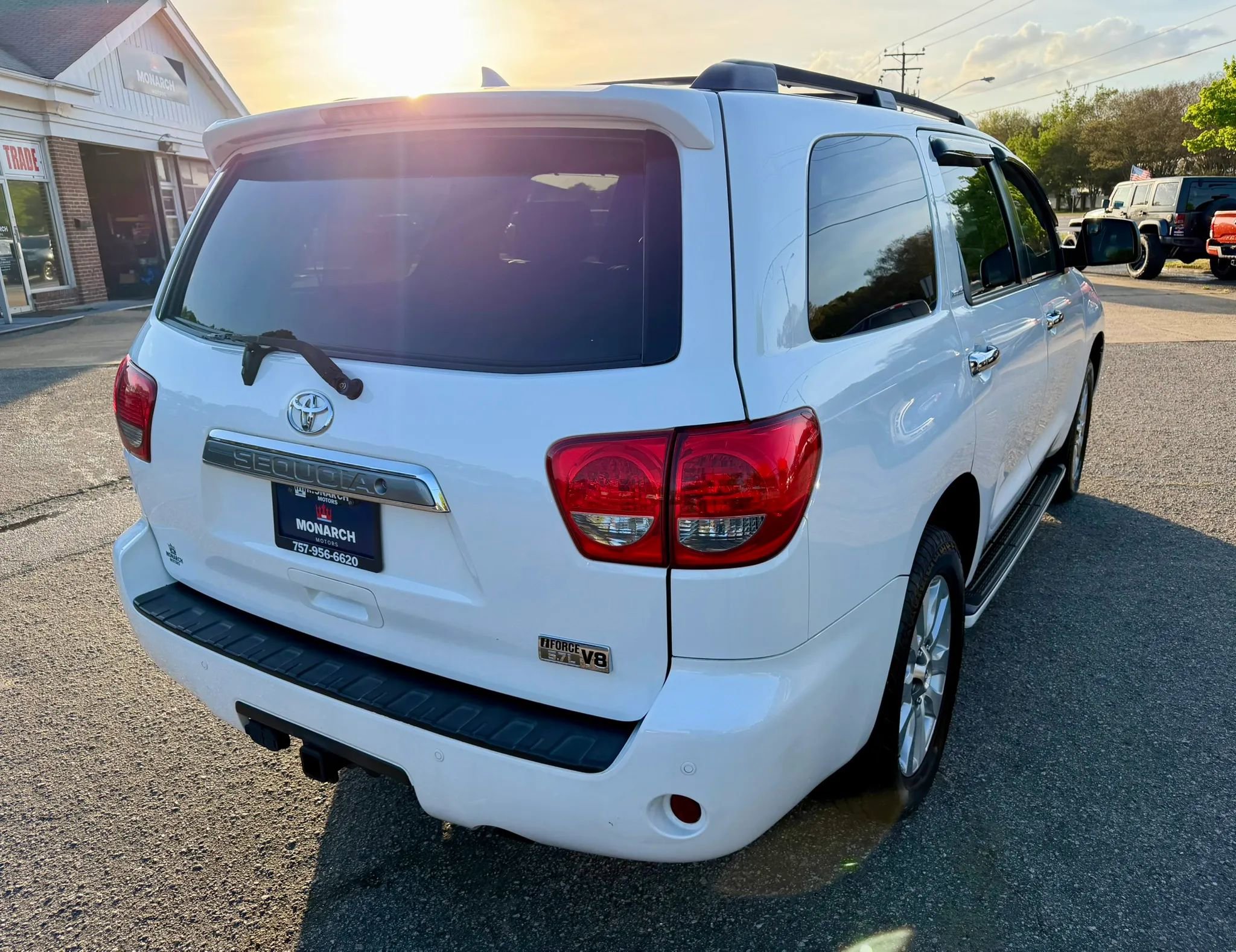 Used 2017 Toyota Sequoia Limited w/ Safety & Convenience Package AWD/4WD image 5