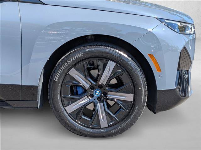 Used 2024 BMW iX xDrive50 w/ Premium Package AWD/4WD image 24