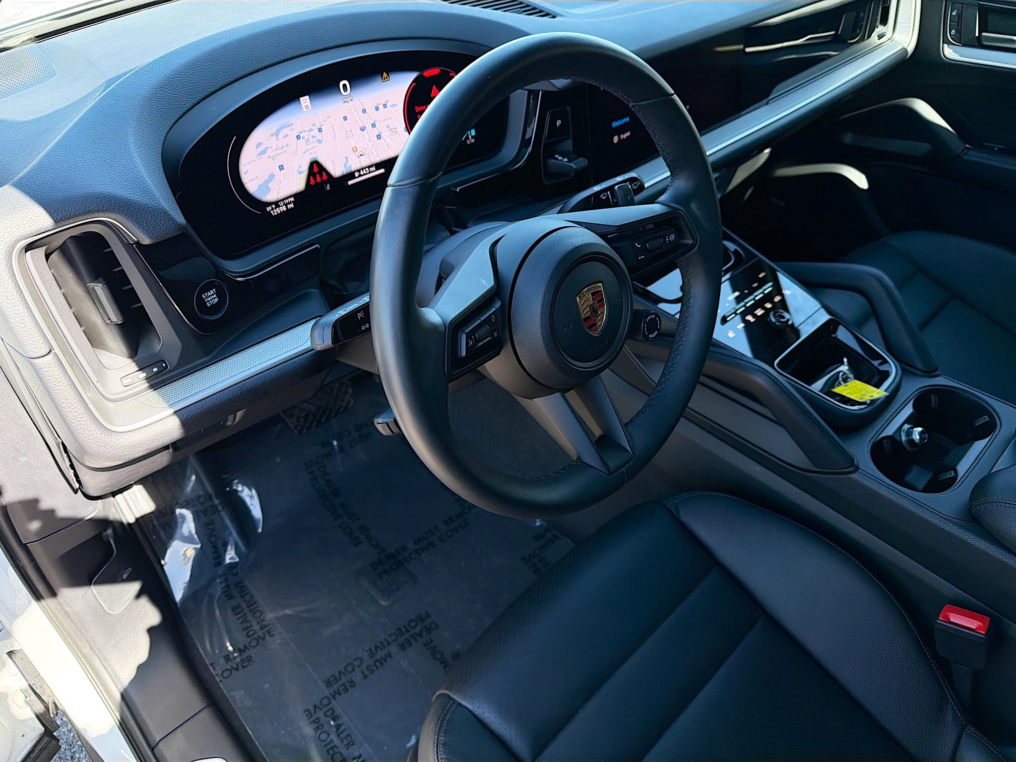 Used 2025 Porsche Cayenne image 31