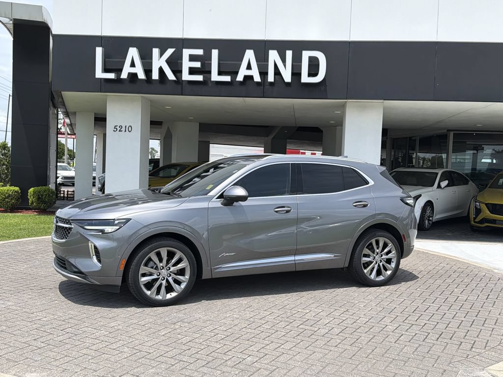 Certified 2022 Buick Envision Avenir w/ Technology Package II FWD image 2