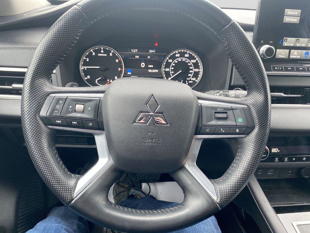 Used 2022 Mitsubishi Outlander SE image 19