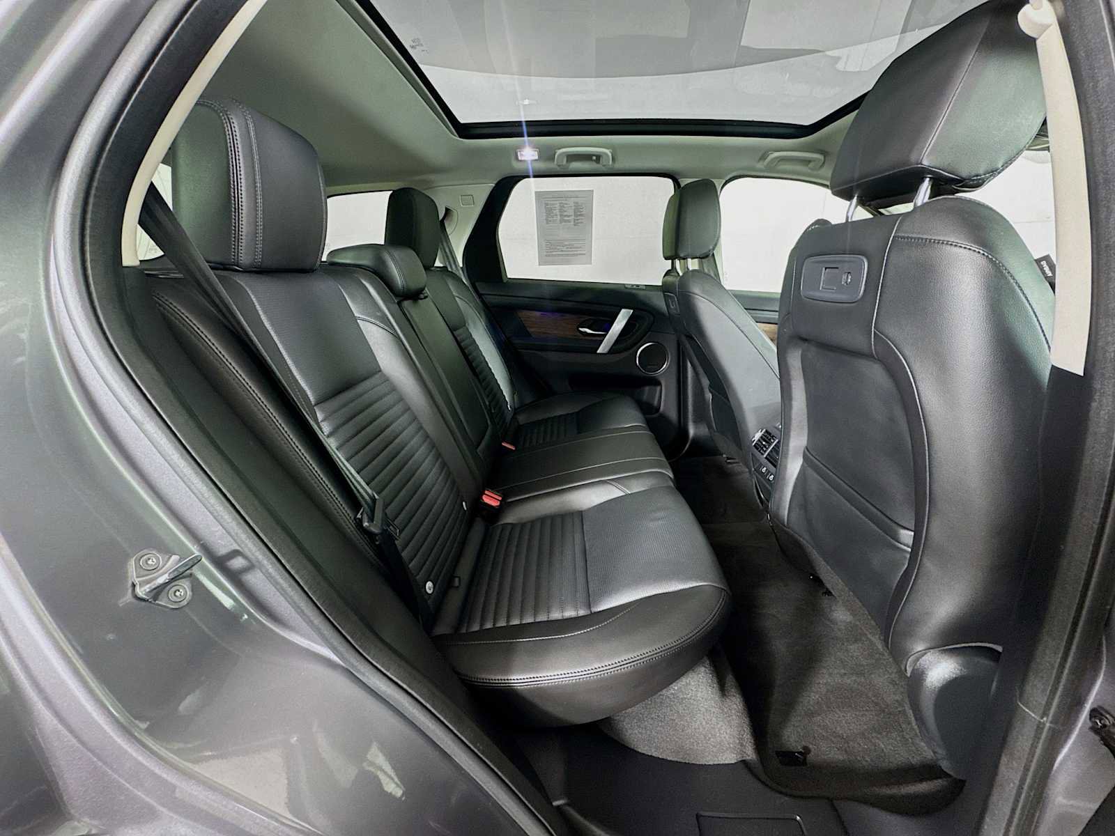 Used 2025 Land Rover Discovery Sport S image 26