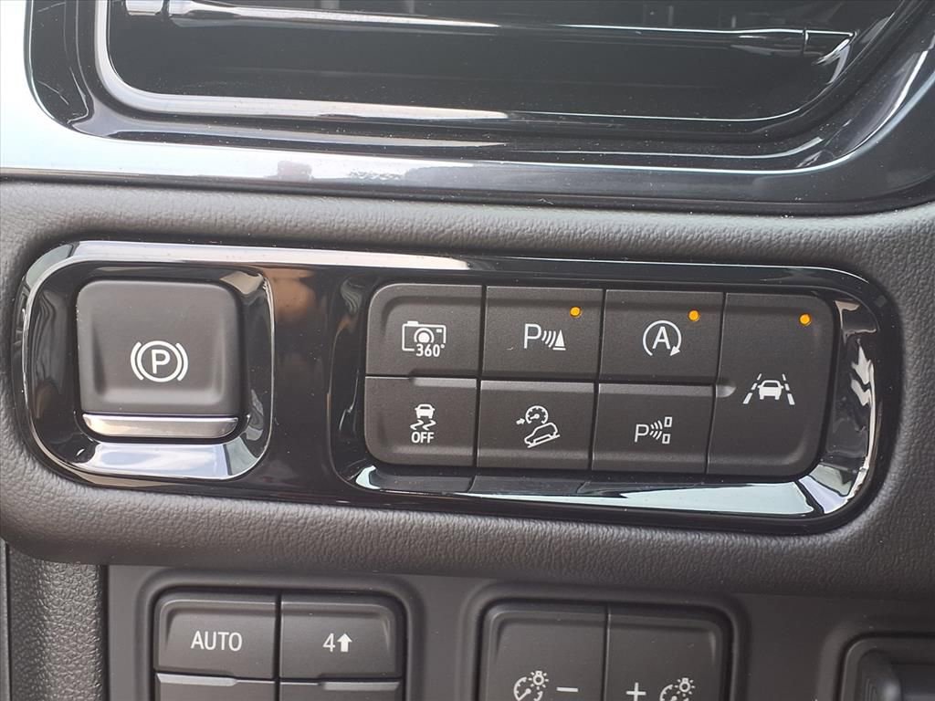 New 2026 GMC Yukon XL AT4 w/ AT4 Premium Plus Package image 9