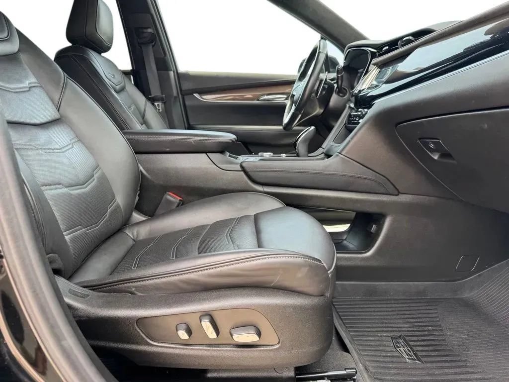Used 2024 Cadillac XT6 Sport w/ Platinum Package AWD/4WD image 14