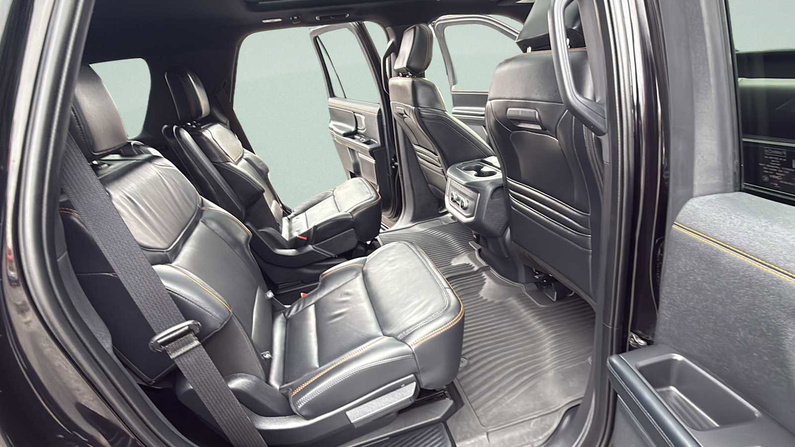 Used 2025 Ford Expedition Tremor image 34