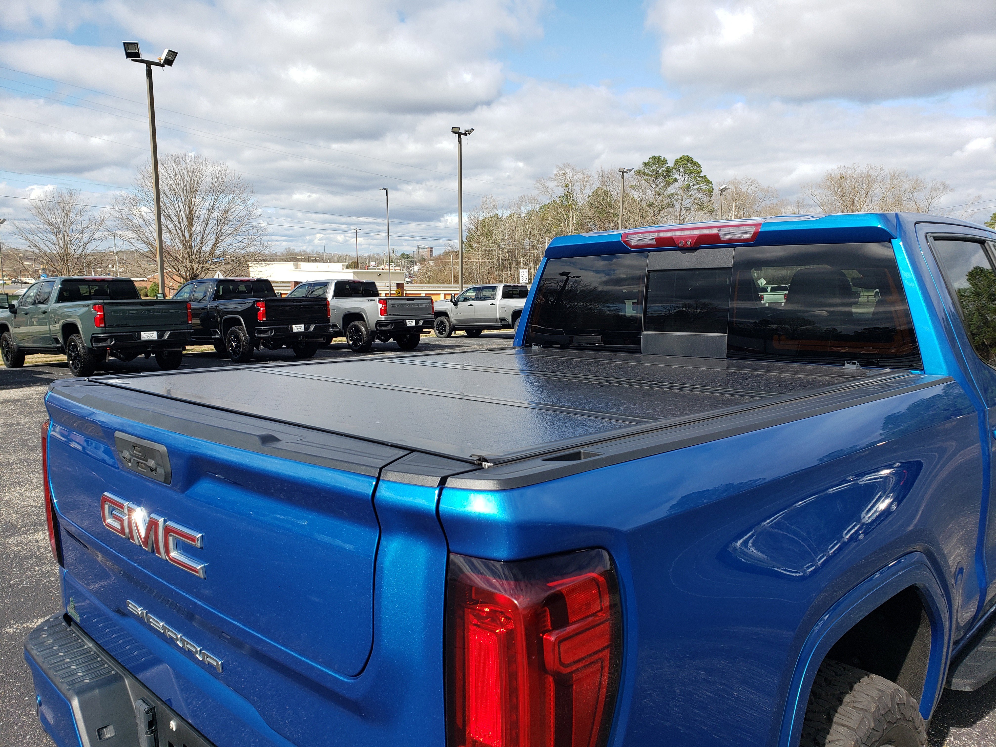 Used 2022 GMC Sierra 1500 AT4 w/ AT4 Premium Package image 11