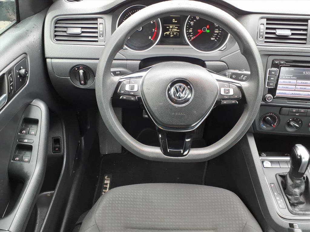 Used 2015 Volkswagen Jetta S image 5