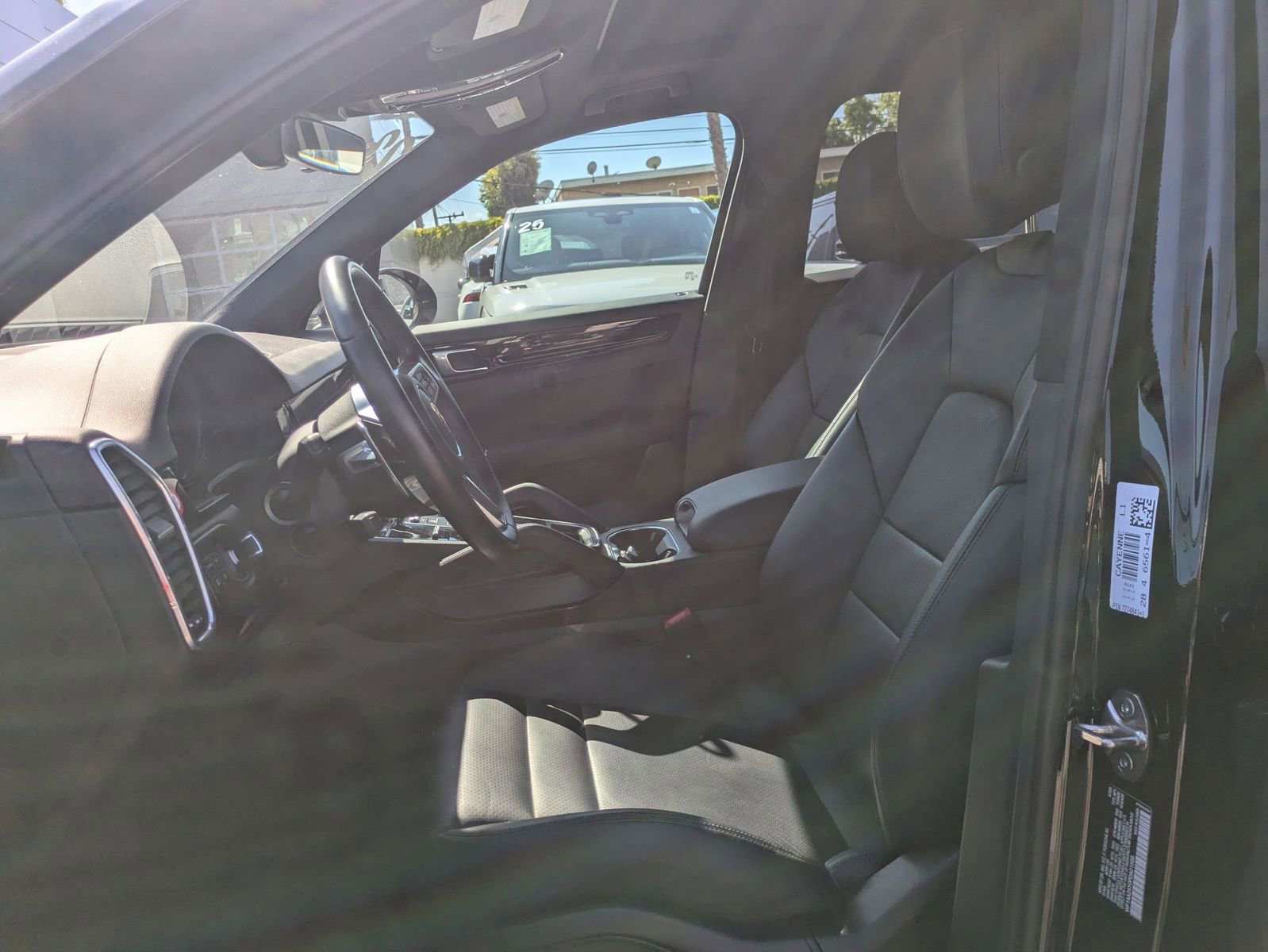 Used 2023 Porsche Cayenne AWD/4WD image 14