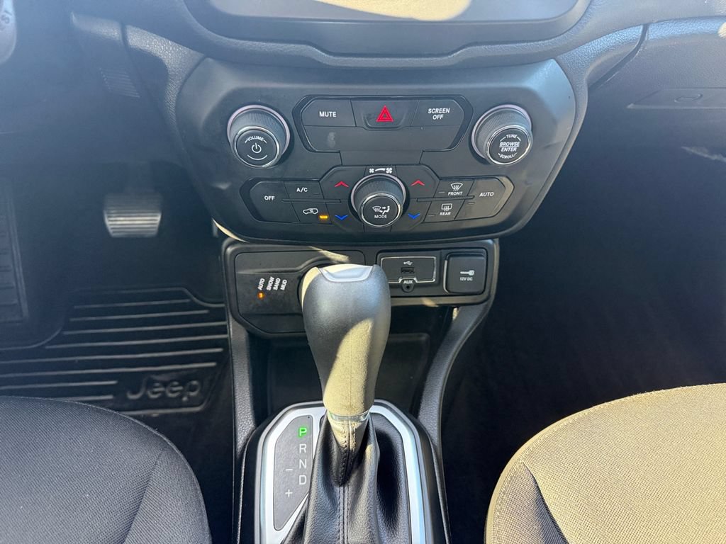 Used 2020 Jeep Renegade Altitude AWD/4WD image 11