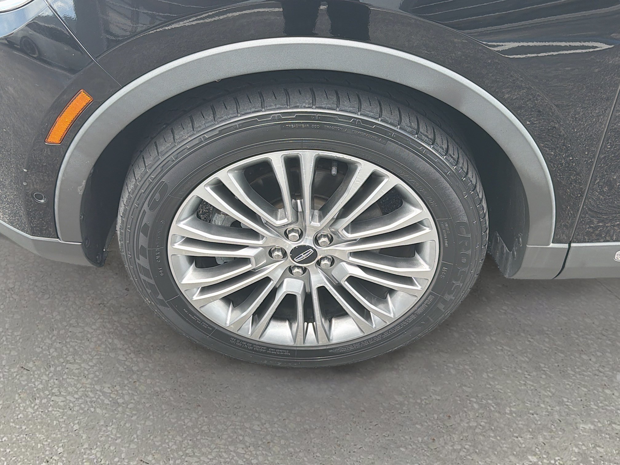 Used 2018 Lincoln MKX Reserve w/ Driver Assistance Package FWD image 32