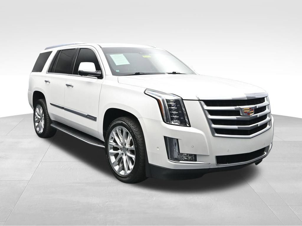 Used 2018 Cadillac Escalade Luxury AWD/4WD image 7