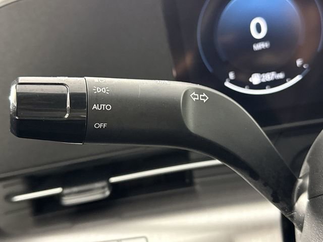 Certified 2025 Hyundai Kona SEL image 31