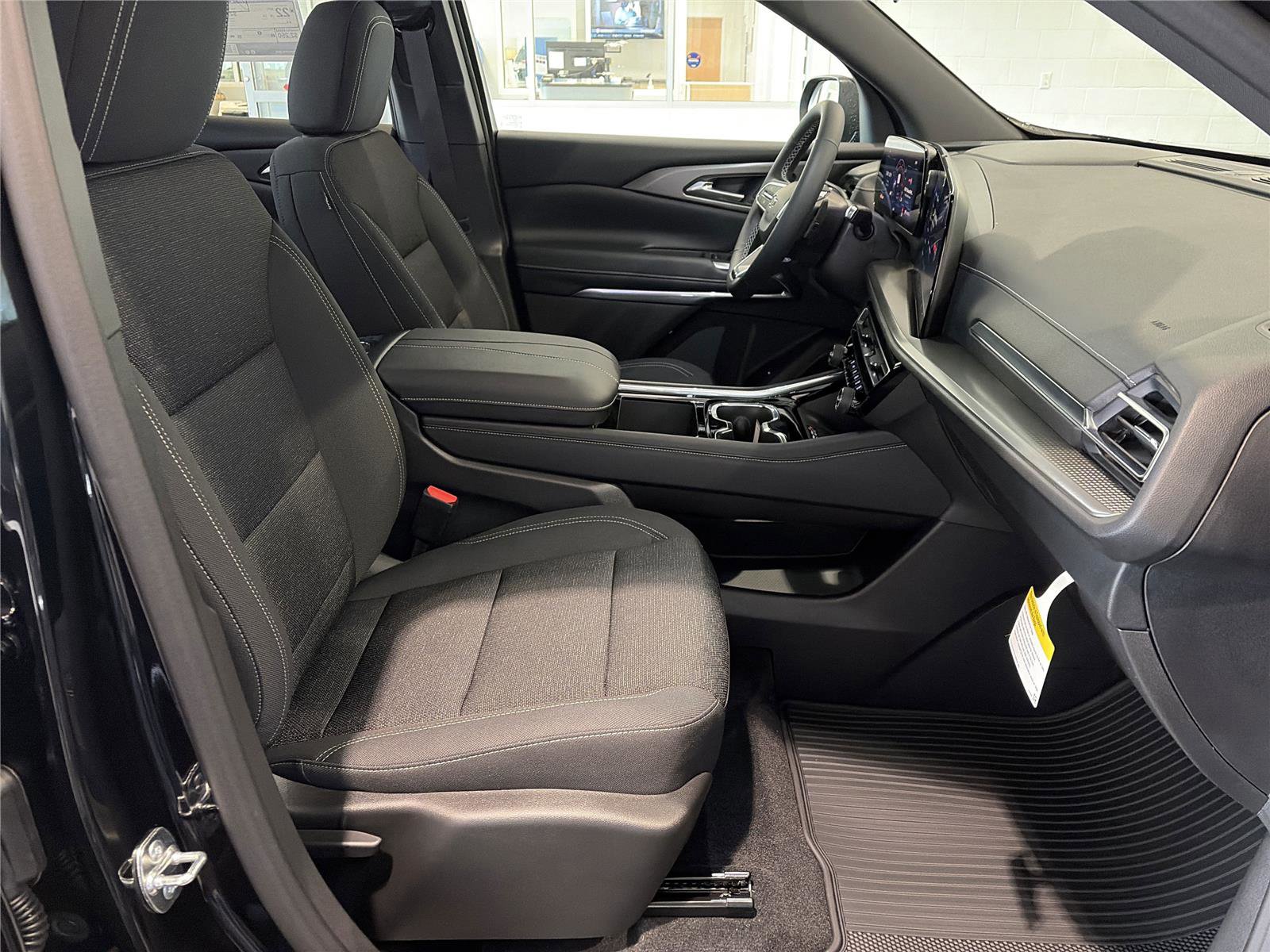 New 2026 Chevrolet Traverse LT w/ Midnight/Sport Edition FWD image 15