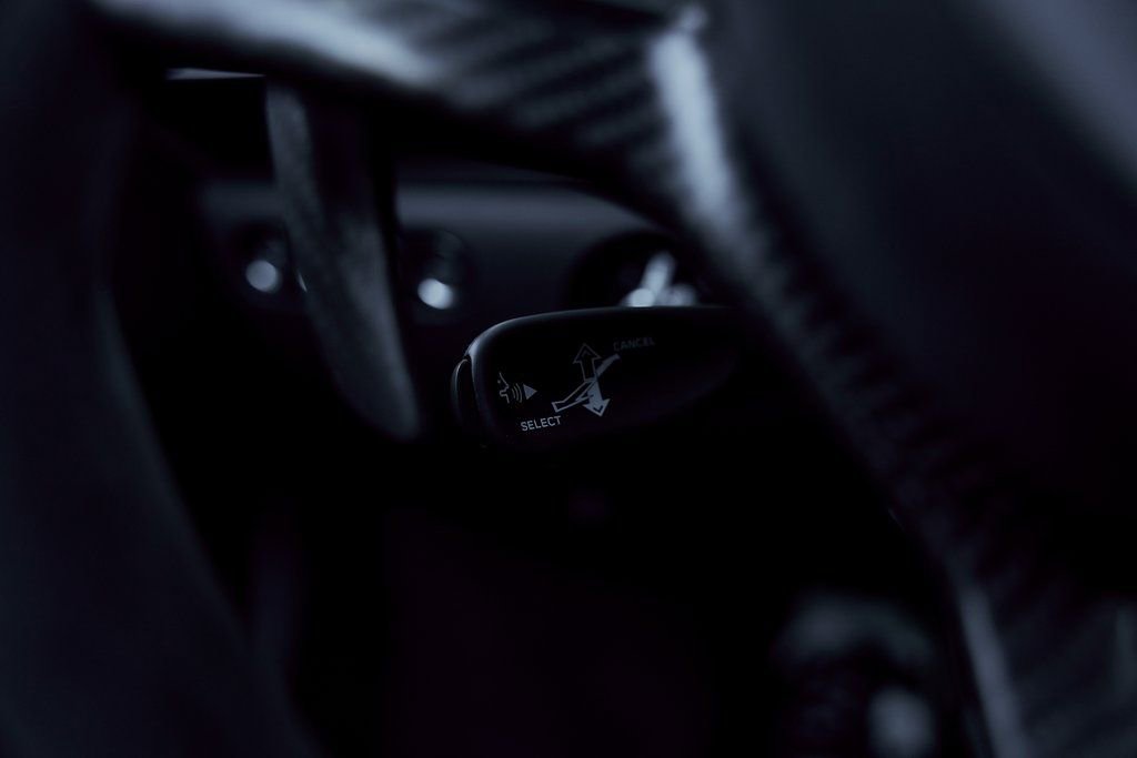 Used 2025 McLaren Artura Spider RWD image 58