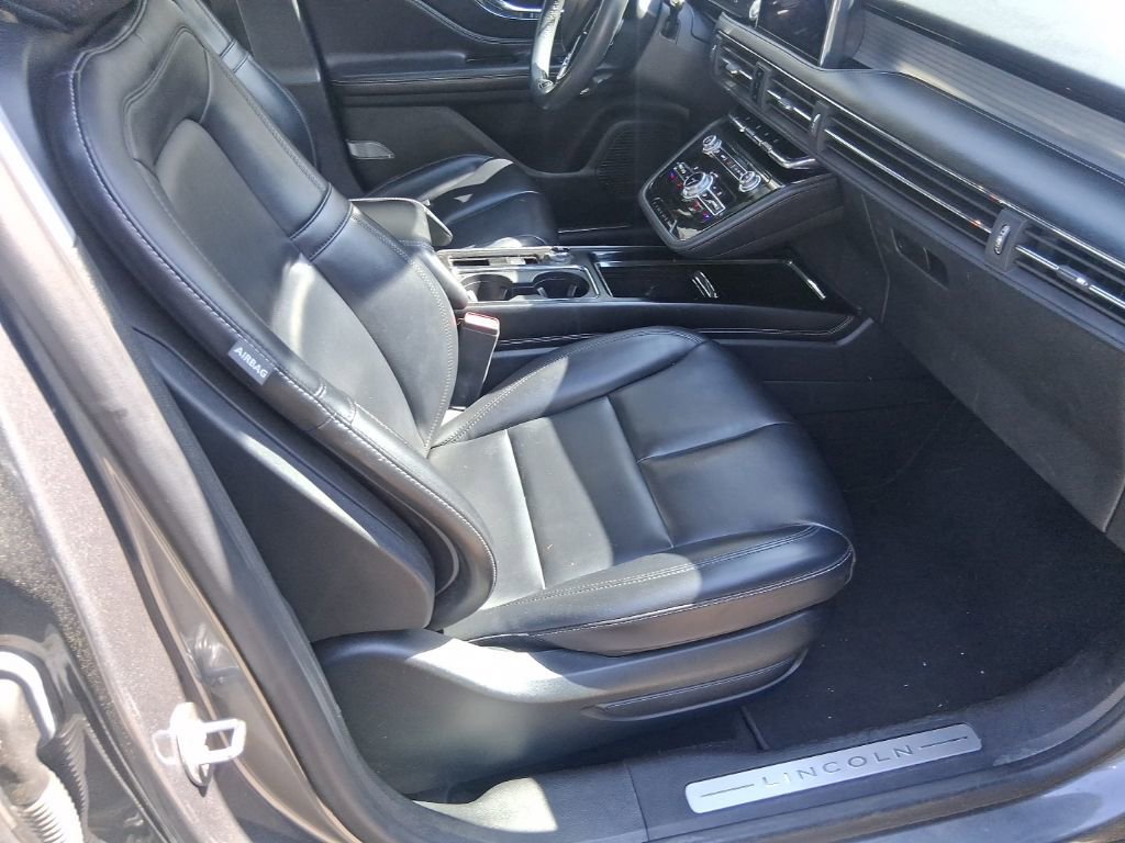 Used 2021 Lincoln Corsair AWD w/ Rear Removable Package Tray image 12