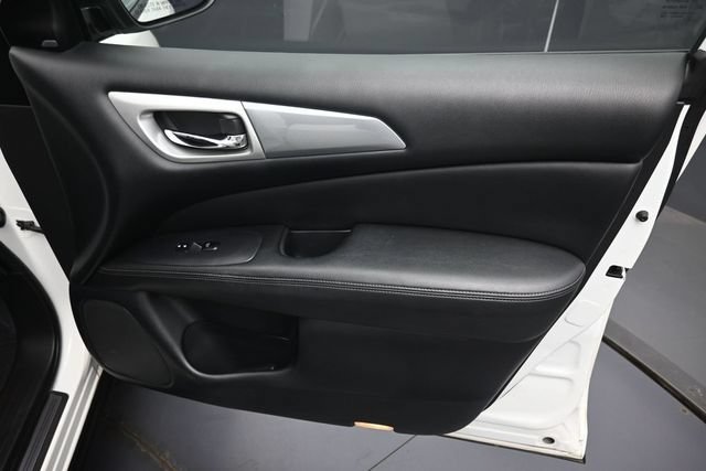 Used 2019 Nissan Pathfinder SL AWD/4WD image 36