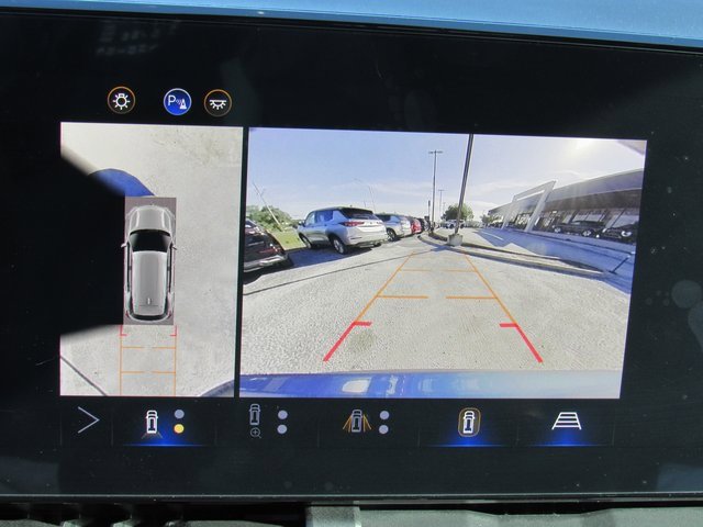 Used 2025 Chevrolet Equinox LT w/ Safety and Technology Package image 14