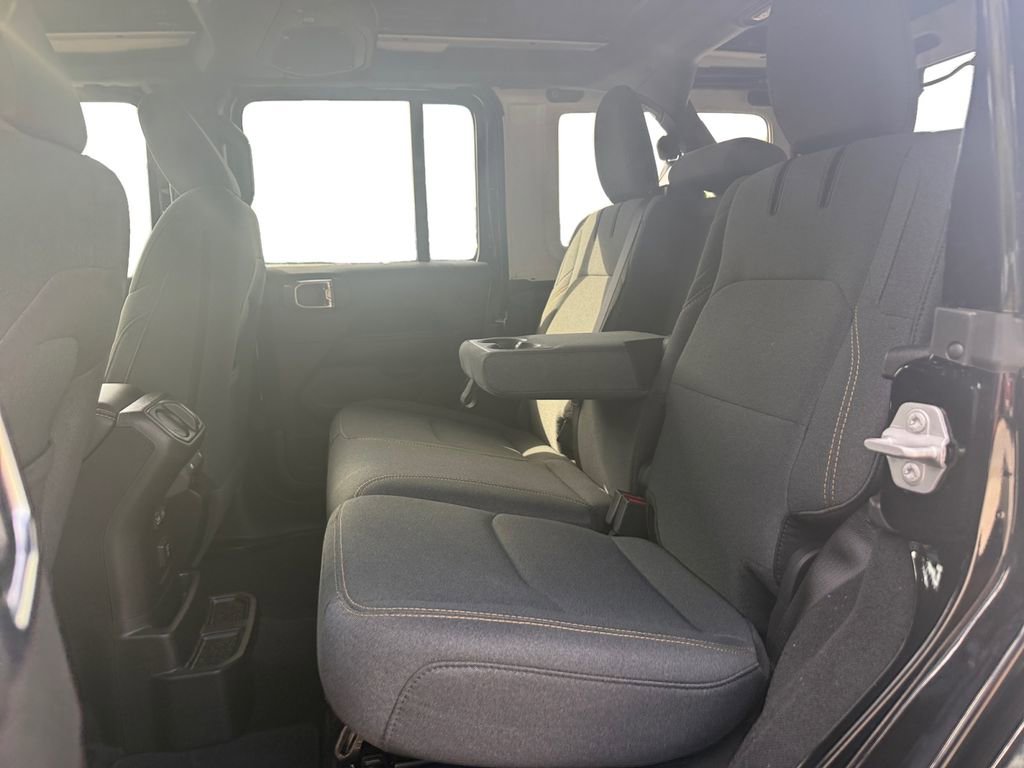 Certified 2025 Jeep Wrangler Unlimited Sahara w/ Safety Group image 13