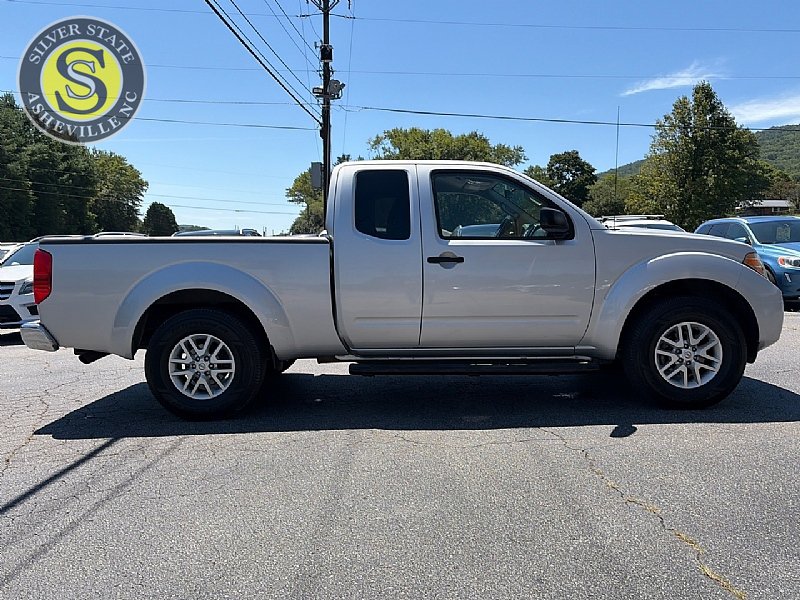 Used 2015 Nissan Frontier SV AWD/4WD image 7