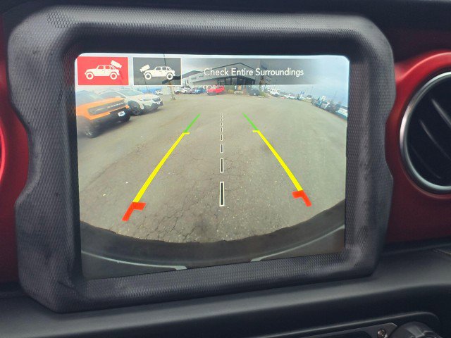 Used 2022 Jeep Wrangler Unlimited Rubicon w/ LED Lighting Group AWD/4WD image 31