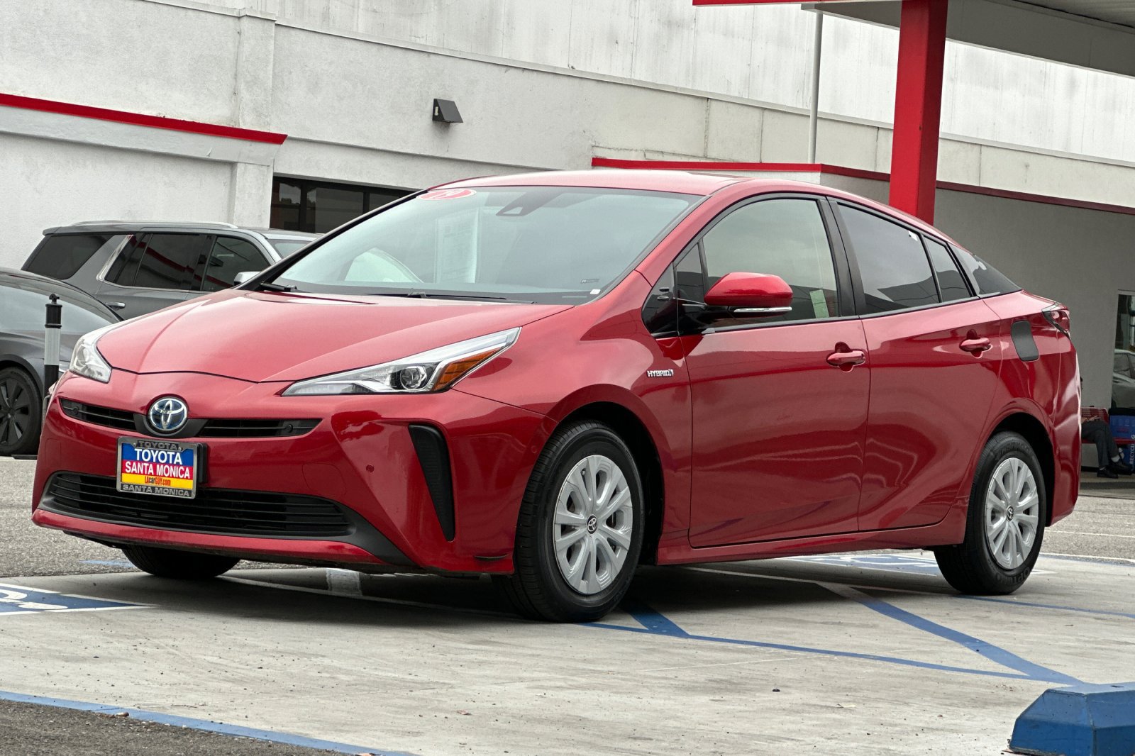 Used 2019 Toyota Prius LE w/ Carpet Mat Package FWD image 8