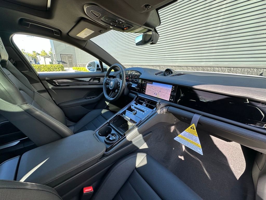 Used 2026 Porsche Panamera 4 image 38