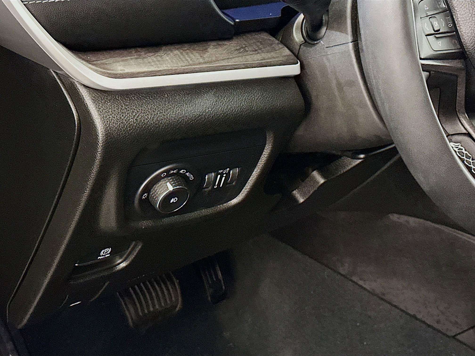 Used 2023 Jeep Grand Cherokee Limited image 17