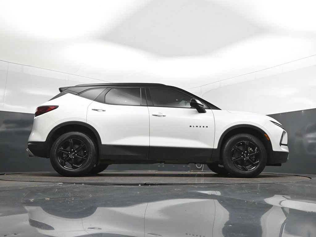 Used 2023 Chevrolet Blazer LT w/ Midnight/Sport Edition FWD image 43