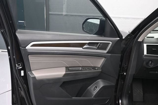 Used 2023 Volkswagen Atlas SE w/ Black Wheel Package FWD image 10